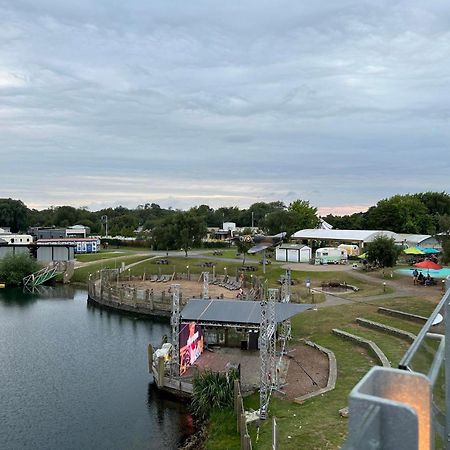 Hot Tub Retreat At Tattershall Lakes 외부 사진